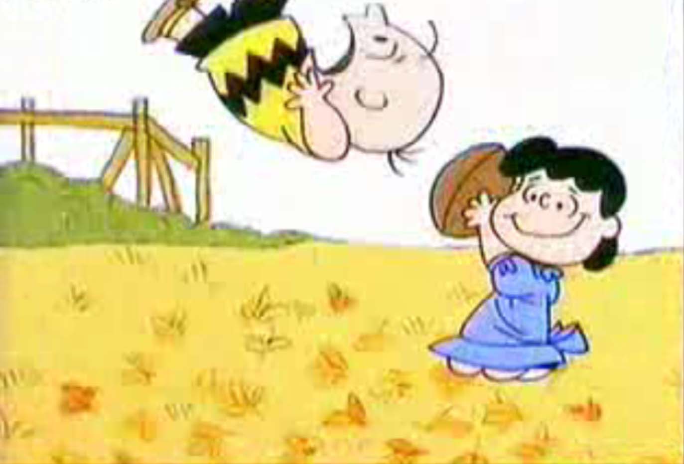 it%27s+the+great+pumpkin+charlie+brown+7+-+Lucy+tricks+Charlie+Brown+into+trying+to+kick+the+football.jpg