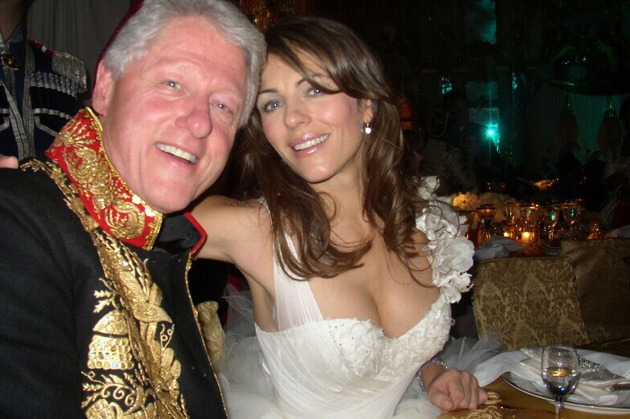 Bill-Clinton-and-Liz-Hurley-at-a-Charity-Ball-3114024.jpg