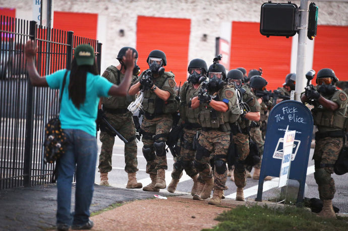 Police-action-in-Ferguson-690.jpg