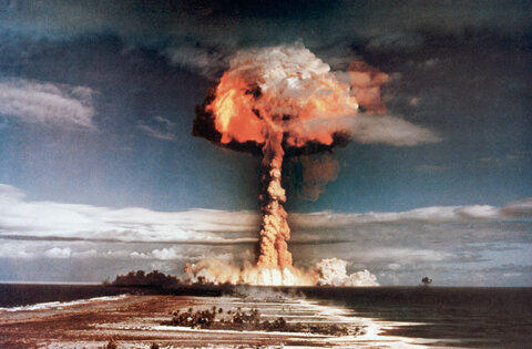 science-vs-fiction-world-war-z-nuclear-bomb-130620-670x440.jpg